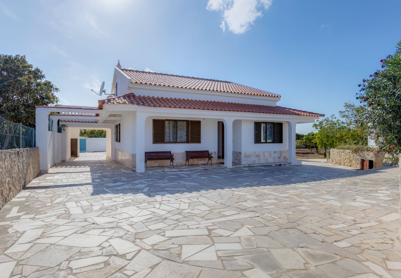 Villa in Montinhos da Luz - Casa Teresinha - V028